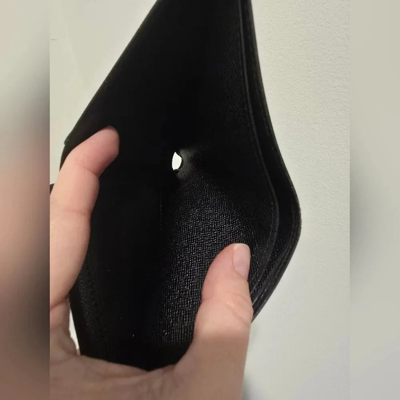 Louis Vuitton Epi Leather Bifold with change pocket (black) - Picture 5 of 12